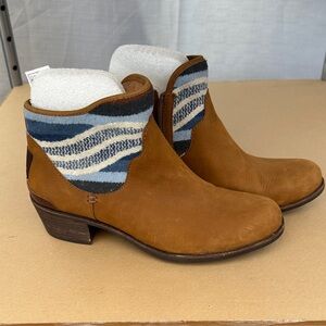 UGG And Pendleton Tan Leather Ankle Boots with Blue Pattern